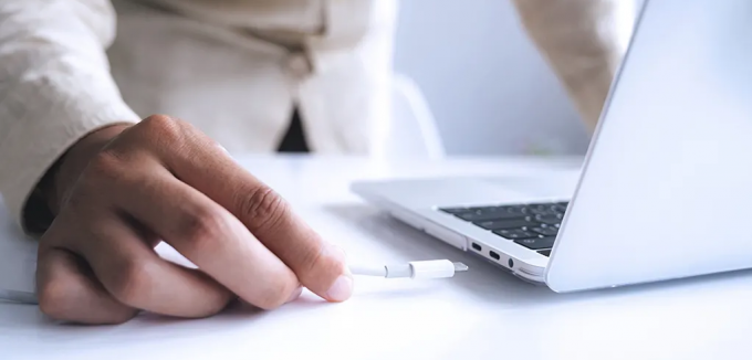 Ноутбук USB-C поручая решение PoE